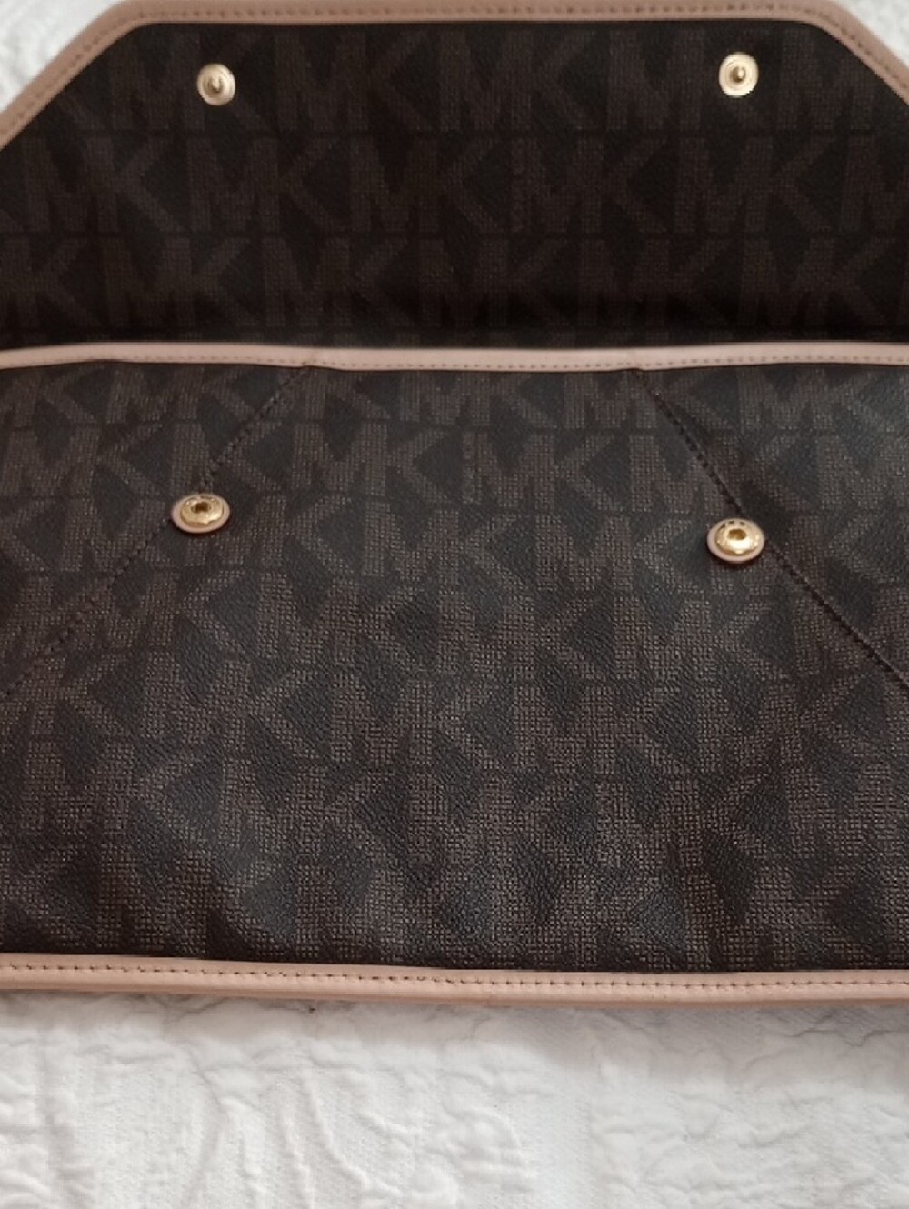 MICHAEL KORS Monogram Envelope Clutch with Tan Leather Trim - Picture 7 of 10